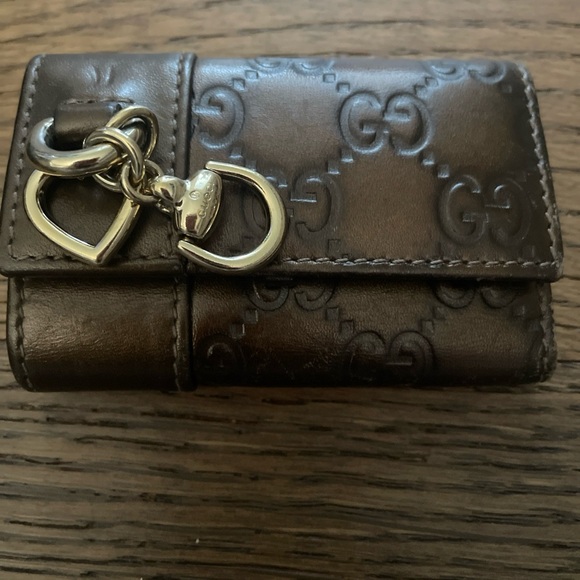 Gucci 6 key holder with charms. - Picture 2 of 6